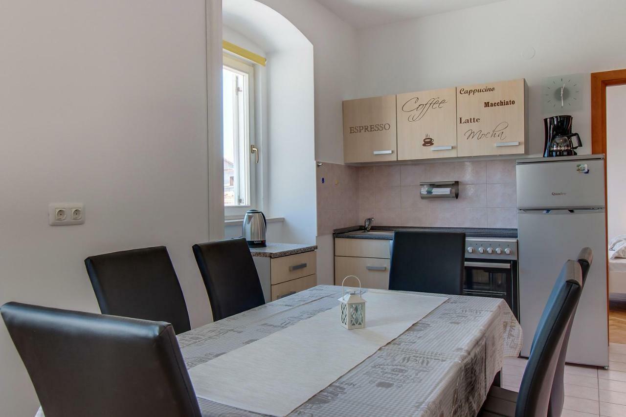 Apartments Bellus Mare Mali Lošinj Exterior foto