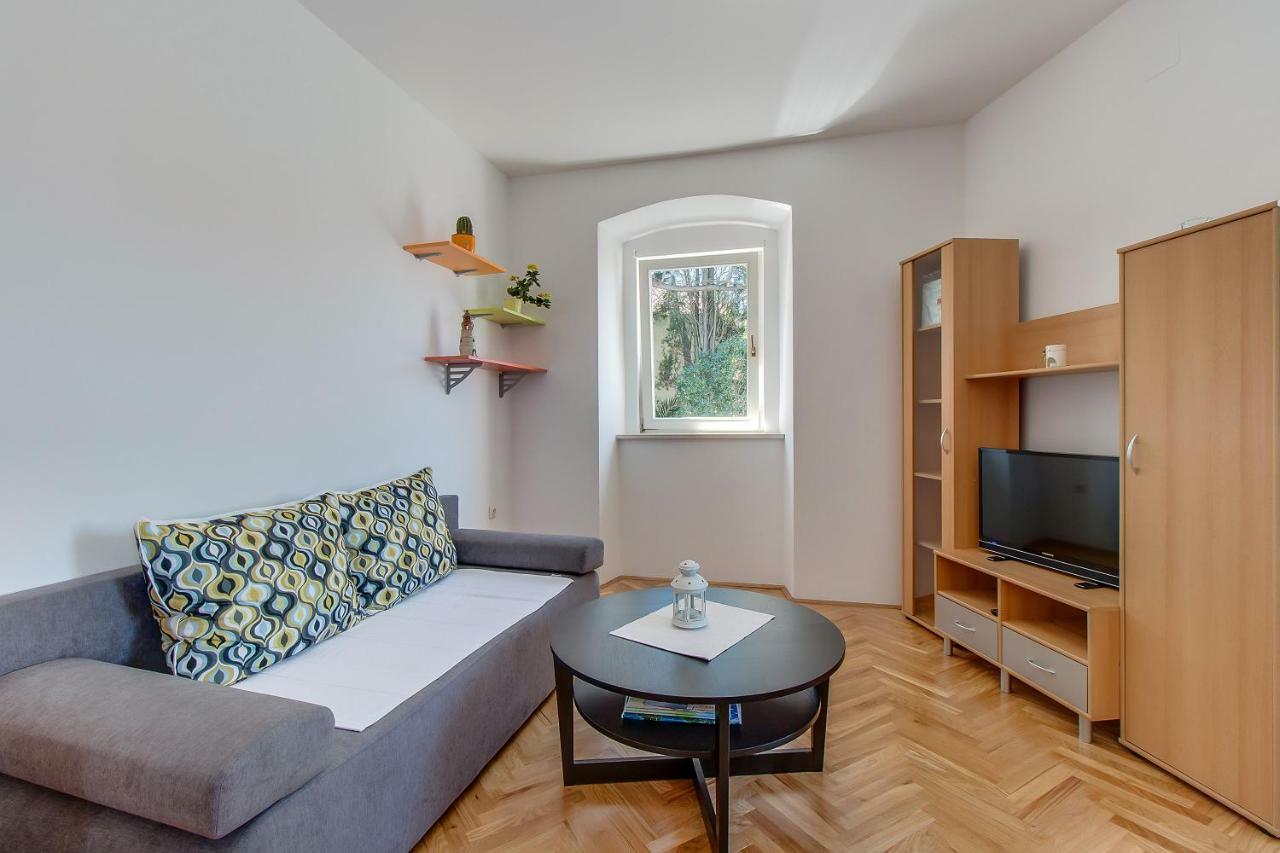 Apartments Bellus Mare Mali Lošinj Exterior foto